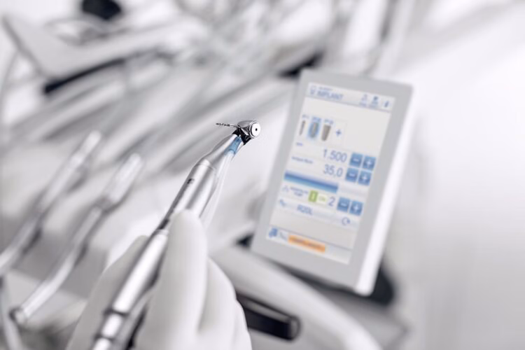 🦷 Зубний біль за кордоном: скільки насправді коштує стоматологія в Європі у 2026 році